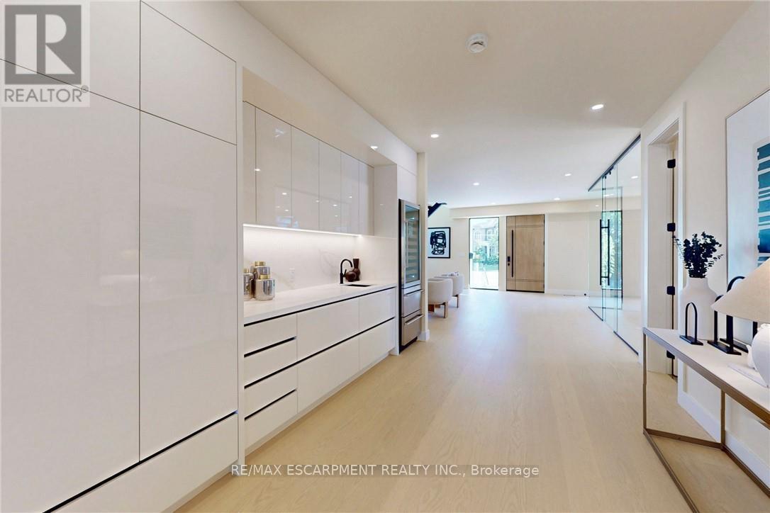 28 Dunsmore Gardens, Toronto, Ontario  M3H 3M2 - Photo 12 - C12557240