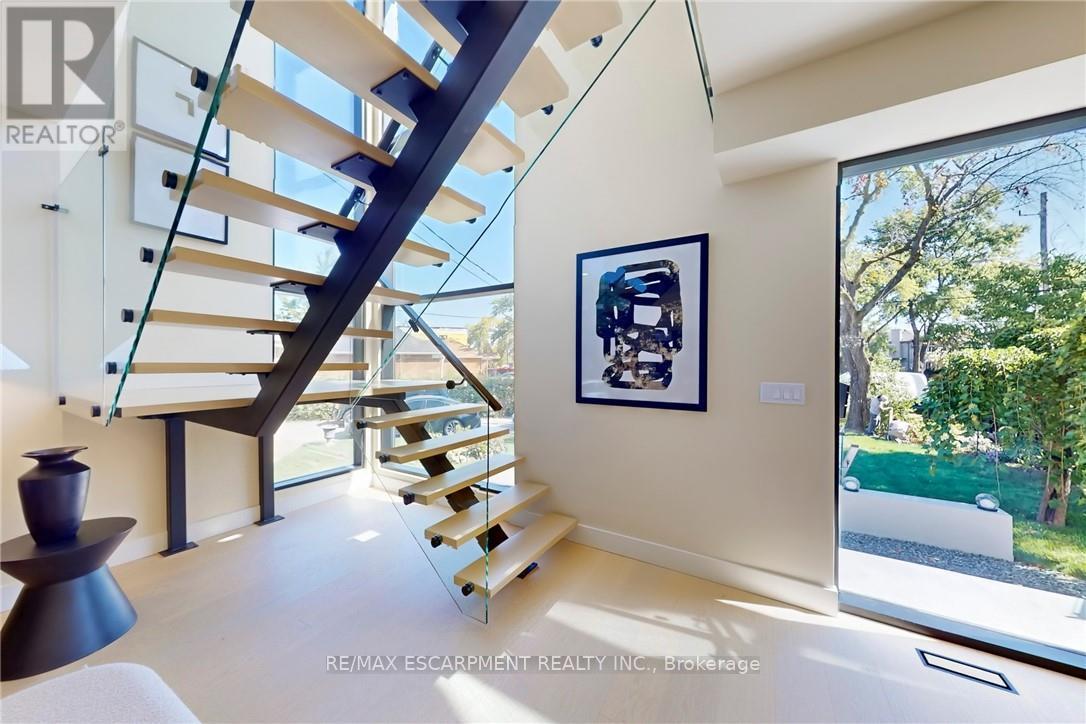 28 Dunsmore Gardens, Toronto, Ontario  M3H 3M2 - Photo 17 - C12557240