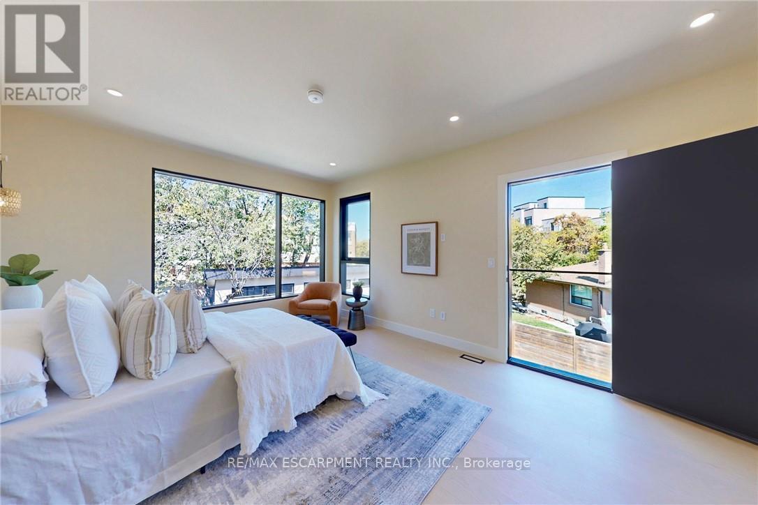 28 Dunsmore Gardens, Toronto, Ontario  M3H 3M2 - Photo 21 - C12557240