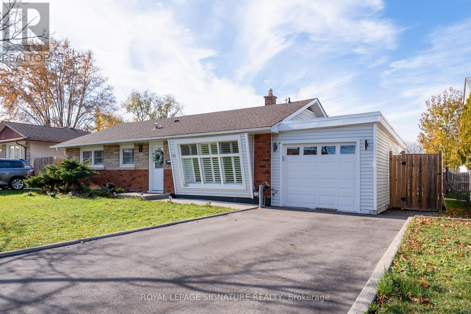 98 Jacobson Avenue W, St. Catharines, Ontario L2T 3A3 - Photo 2 - X12548452