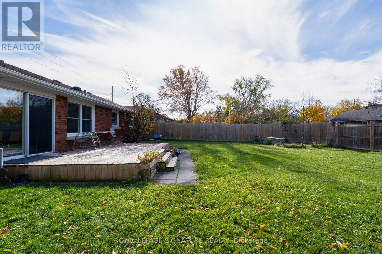 98 Jacobson Avenue W, St. Catharines, Ontario L2T 3A3 - Photo 34 - X12548452