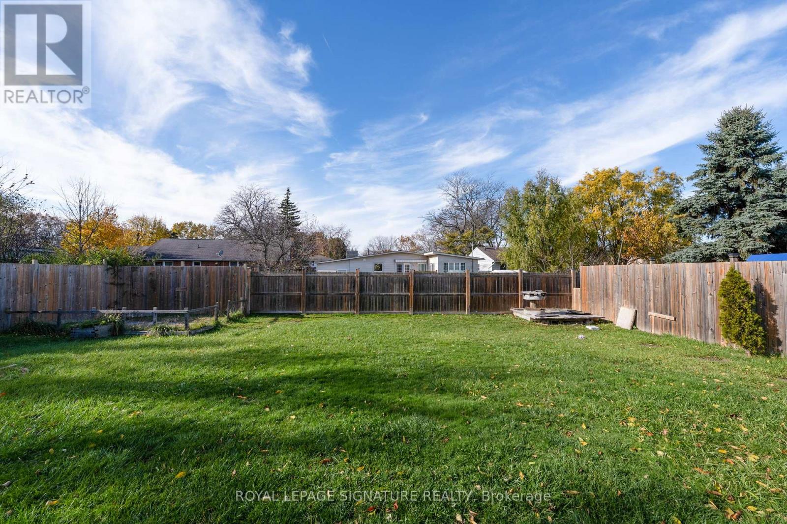 98 Jacobson Avenue W, St. Catharines, Ontario L2T 3A3 - Photo 32 - X12548452