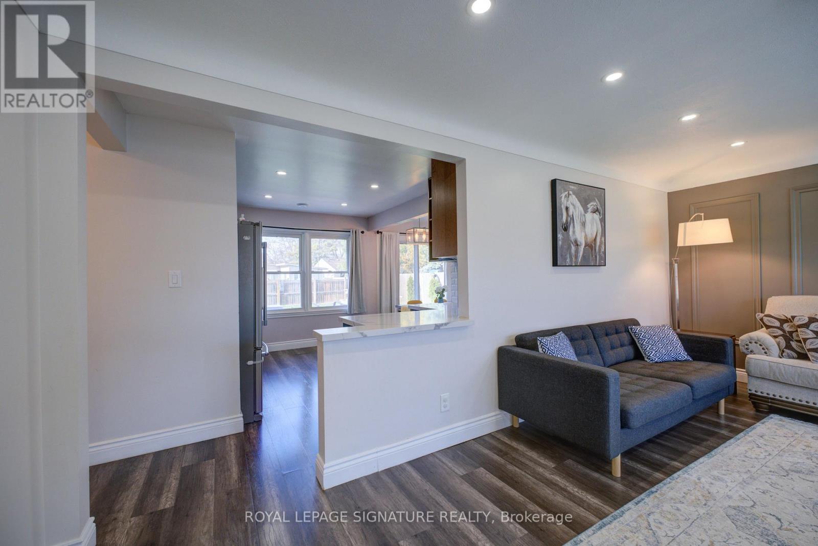 98 Jacobson Avenue W, St. Catharines, Ontario L2T 3A3 - Photo 7 - X12548452