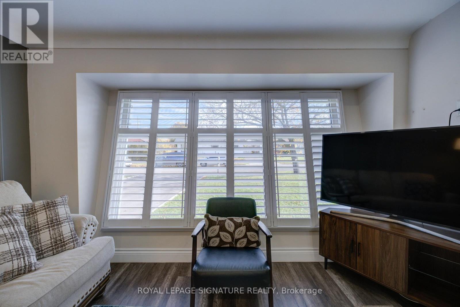 98 Jacobson Avenue W, St. Catharines, Ontario L2T 3A3 - Photo 8 - X12548452