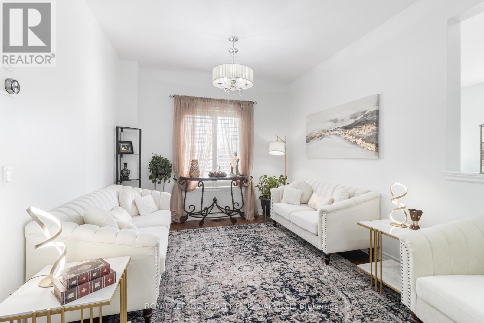 2386 Natasha Circle, Oakville, Ontario  L6M 1P2 - Photo 10 - W12557254