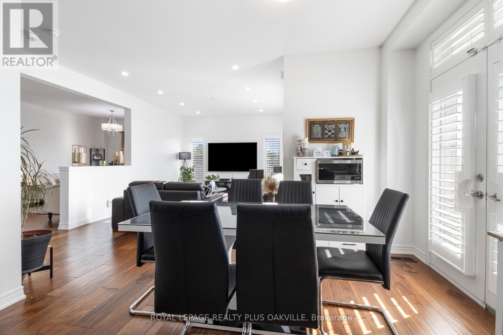 2386 Natasha Circle, Oakville, Ontario  L6M 1P2 - Photo 12 - W12557254