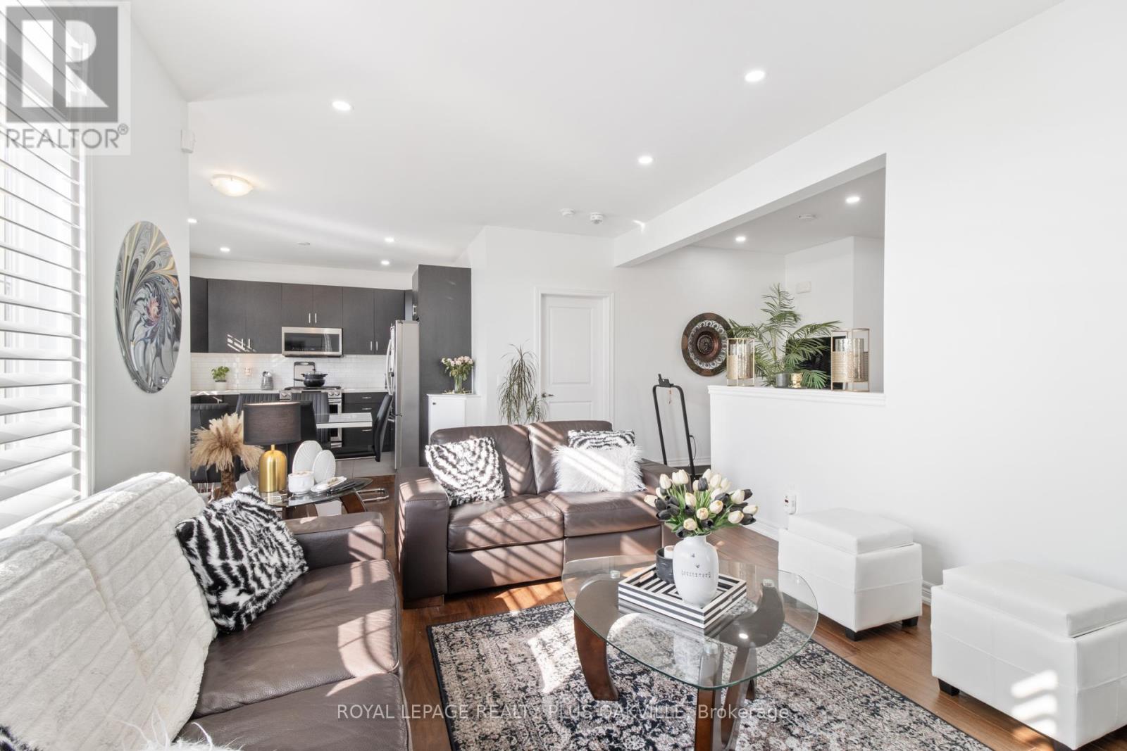 2386 Natasha Circle, Oakville, Ontario  L6M 1P2 - Photo 14 - W12557254