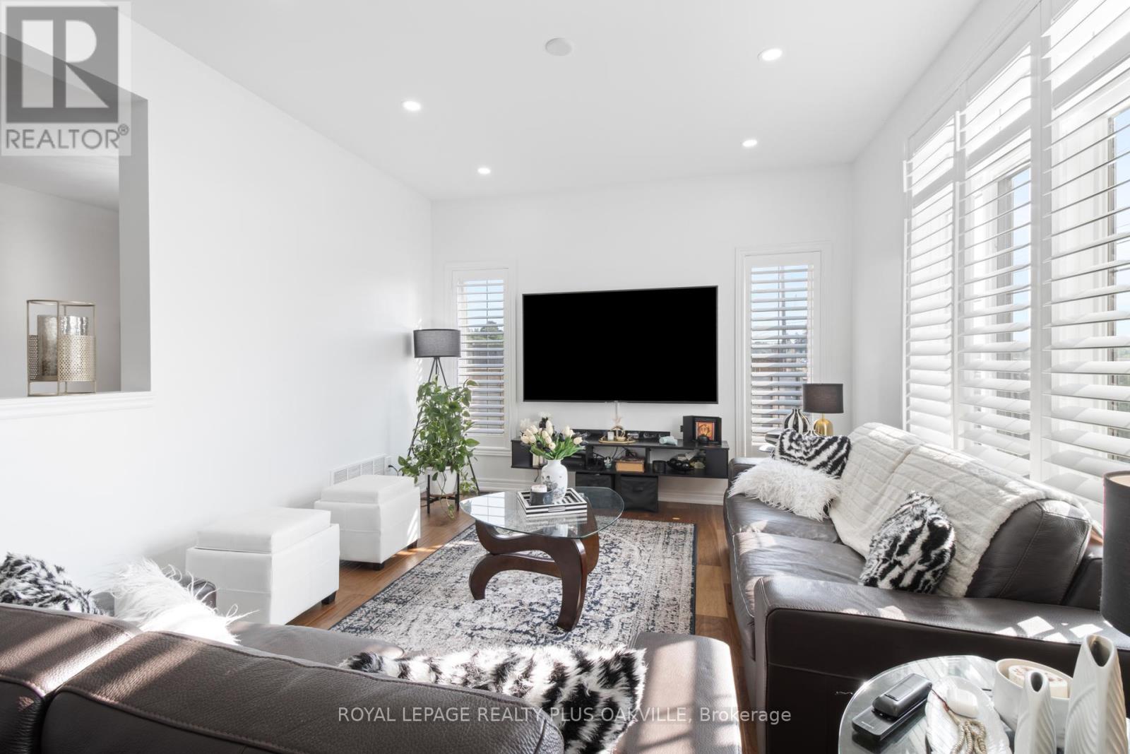 2386 Natasha Circle, Oakville, Ontario  L6M 1P2 - Photo 18 - W12557254