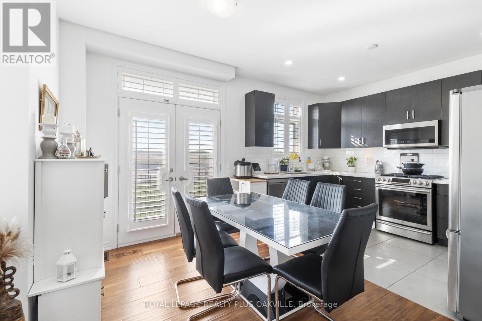 2386 Natasha Circle, Oakville, Ontario  L6M 1P2 - Photo 19 - W12557254