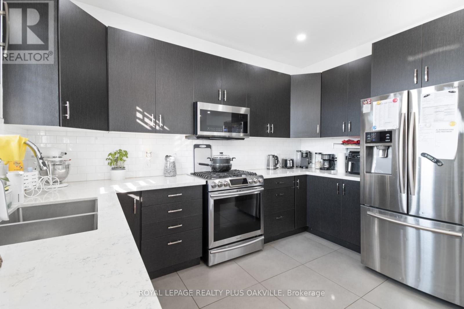 2386 Natasha Circle, Oakville, Ontario  L6M 1P2 - Photo 21 - W12557254