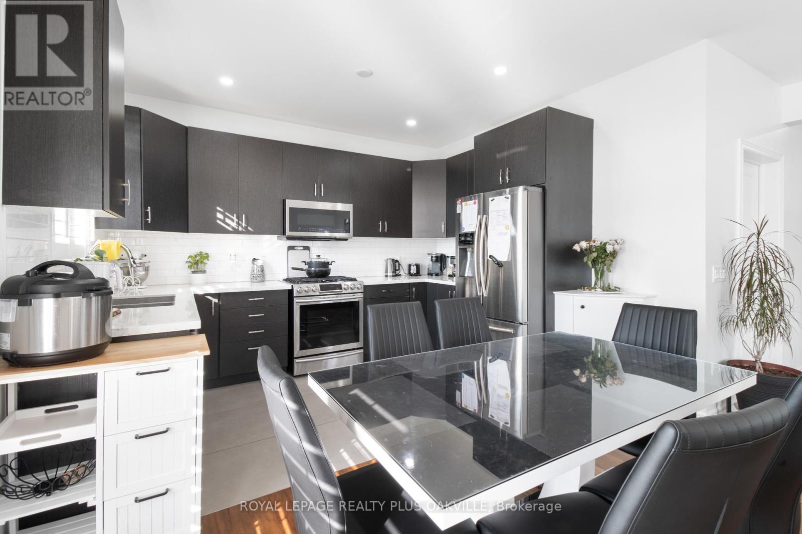 2386 Natasha Circle, Oakville, Ontario  L6M 1P2 - Photo 24 - W12557254