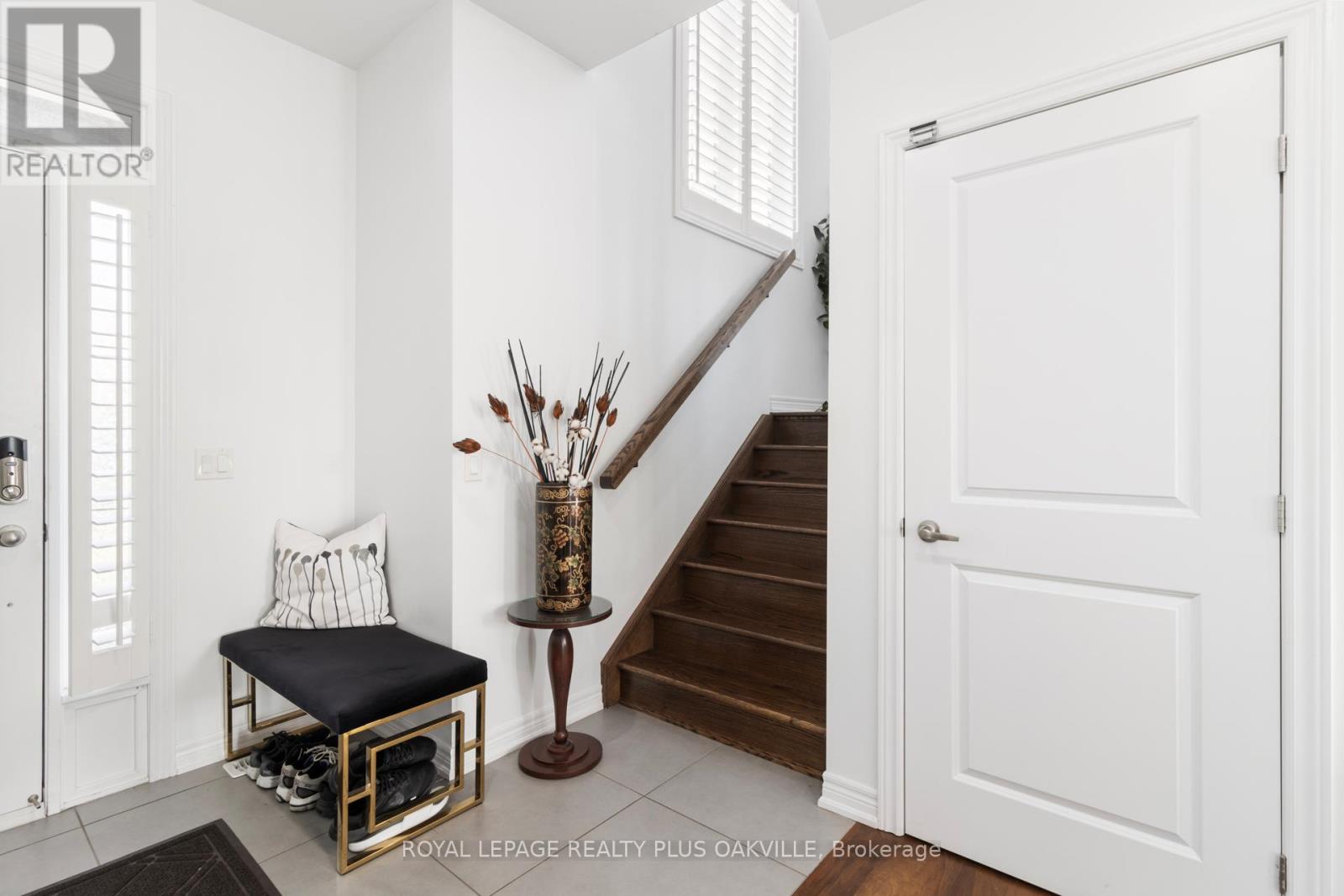 2386 Natasha Circle, Oakville, Ontario  L6M 1P2 - Photo 25 - W12557254