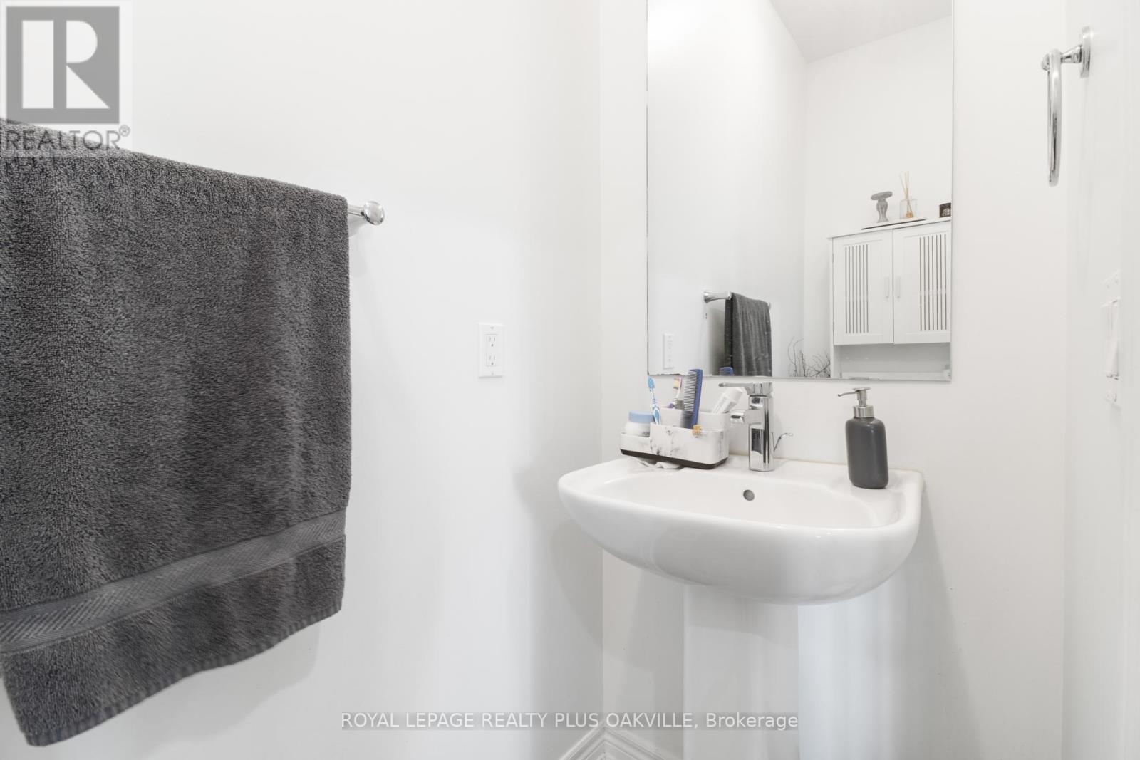 2386 Natasha Circle, Oakville, Ontario  L6M 1P2 - Photo 26 - W12557254