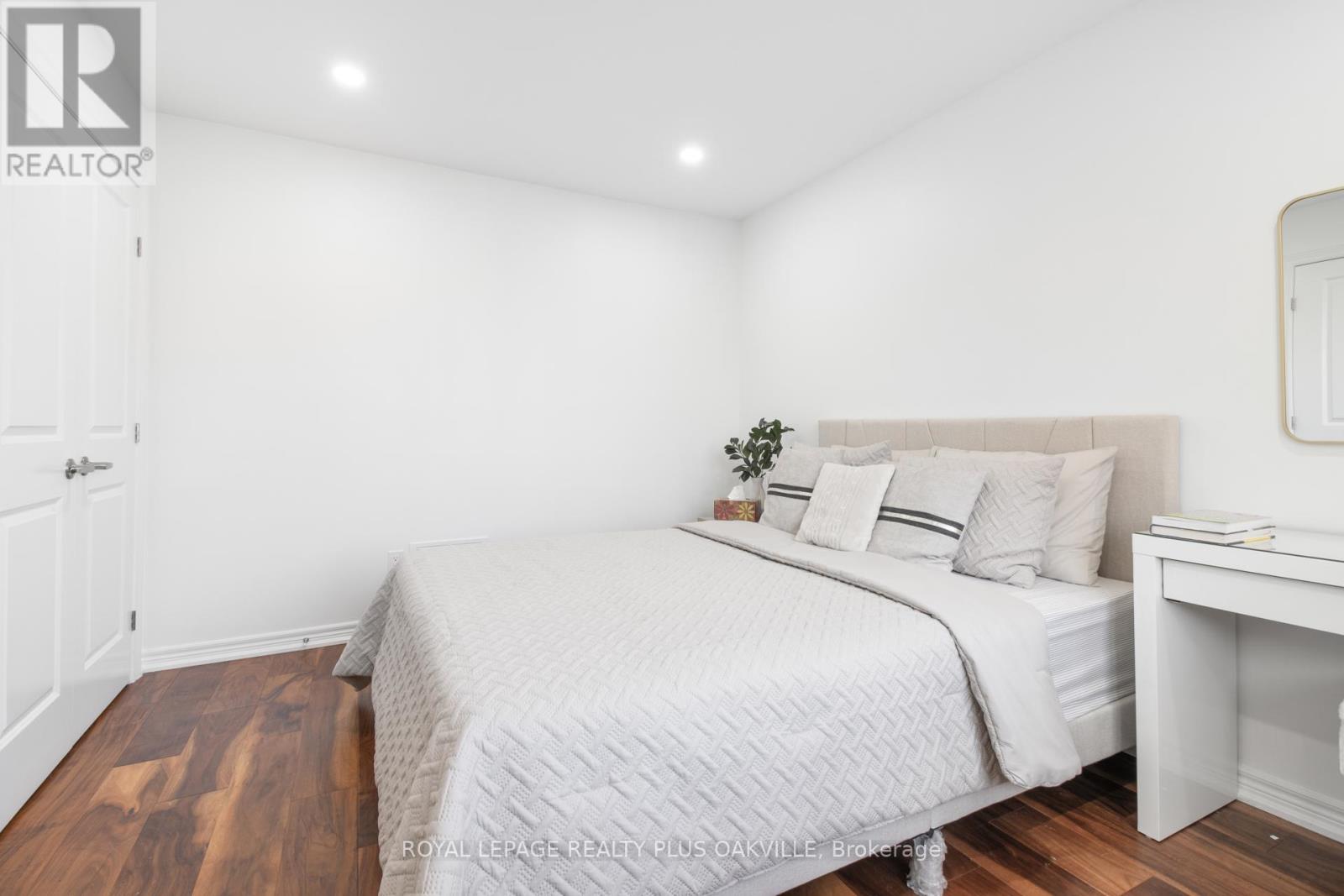 2386 Natasha Circle, Oakville, Ontario  L6M 1P2 - Photo 31 - W12557254