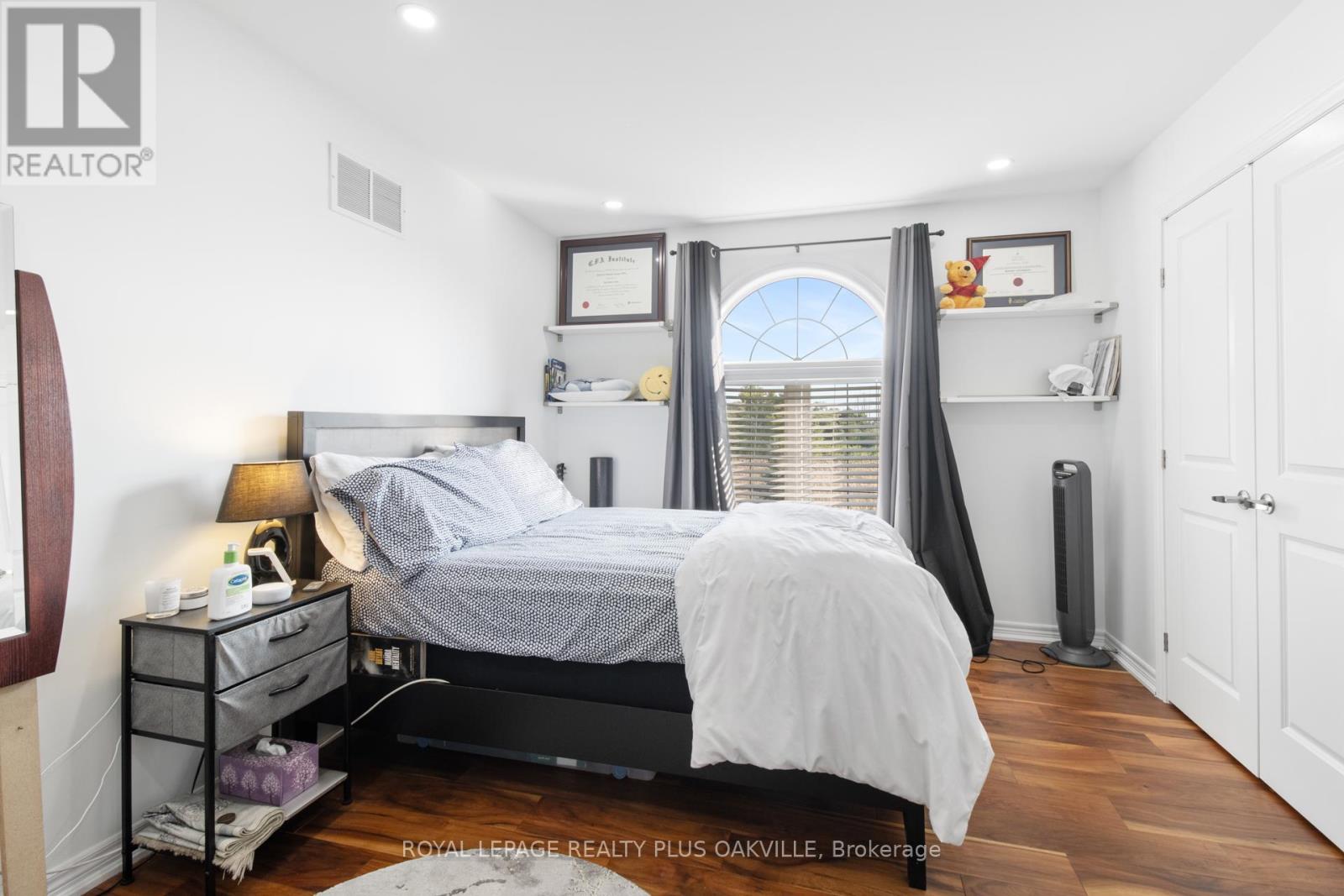 2386 Natasha Circle, Oakville, Ontario  L6M 1P2 - Photo 32 - W12557254