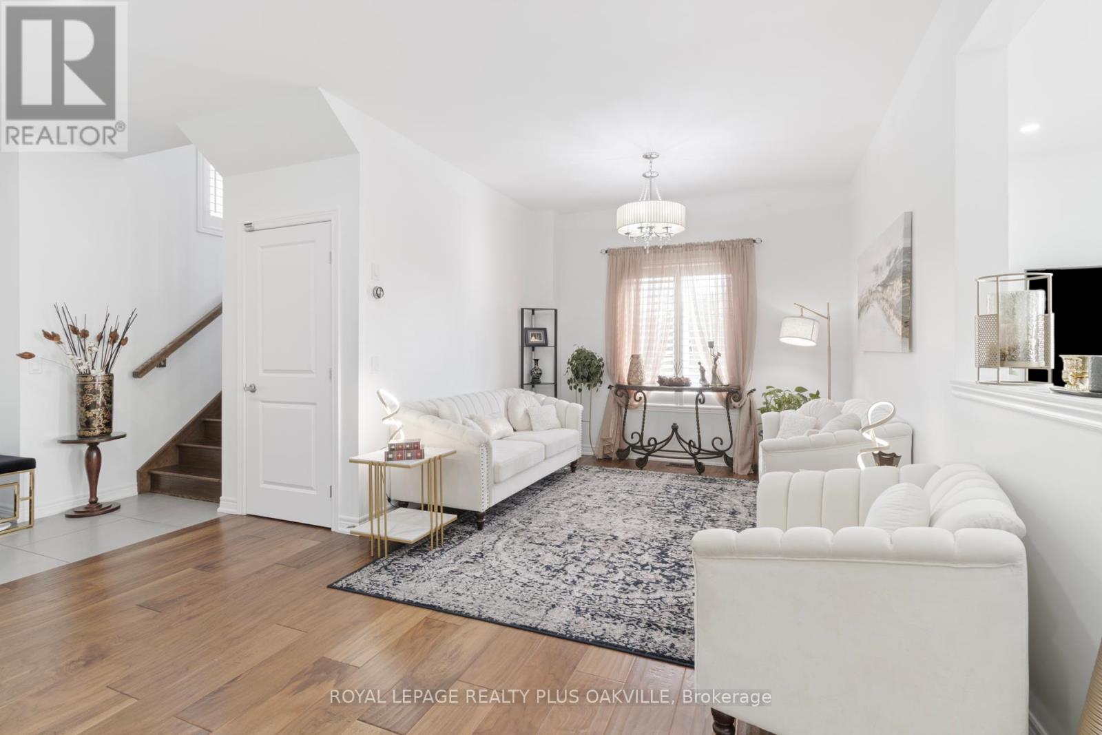 2386 Natasha Circle, Oakville, Ontario  L6M 1P2 - Photo 7 - W12557254