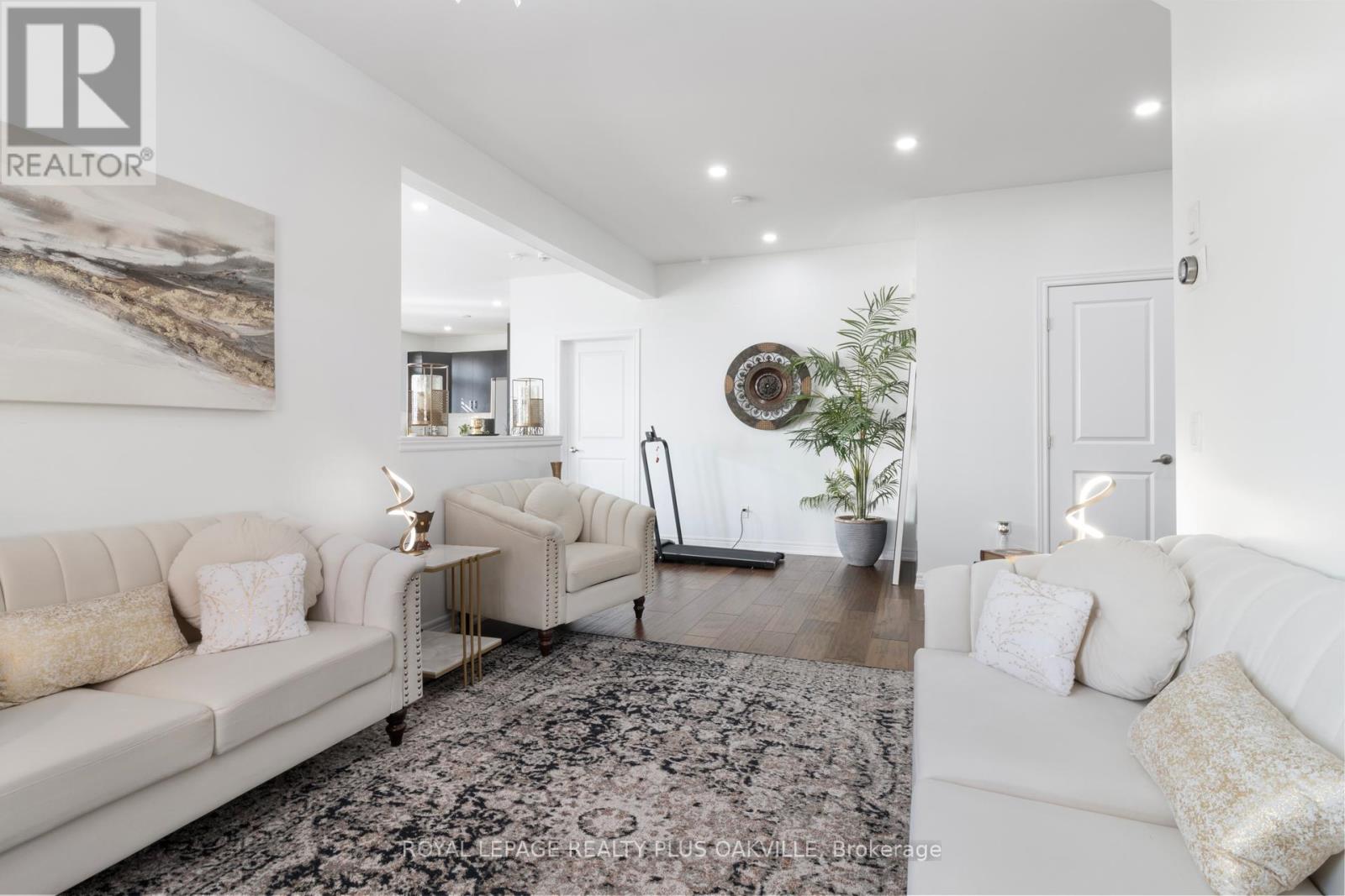 2386 Natasha Circle, Oakville, Ontario  L6M 1P2 - Photo 8 - W12557254