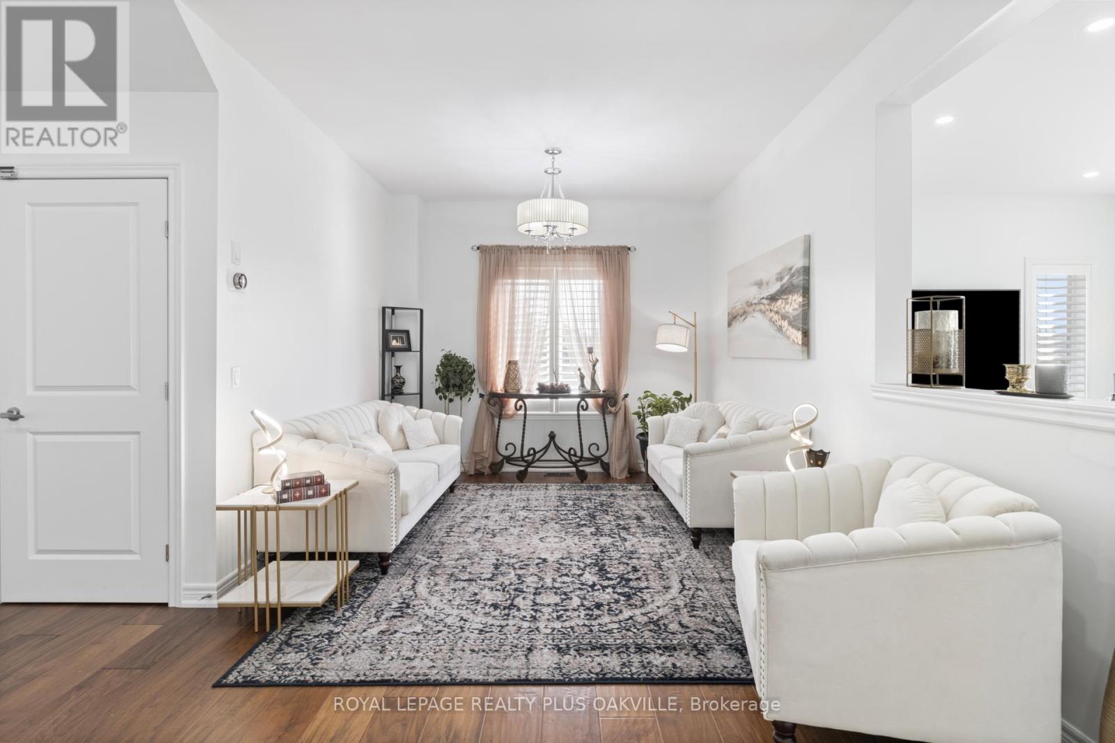 2386 Natasha Circle, Oakville, Ontario  L6M 1P2 - Photo 9 - W12557254