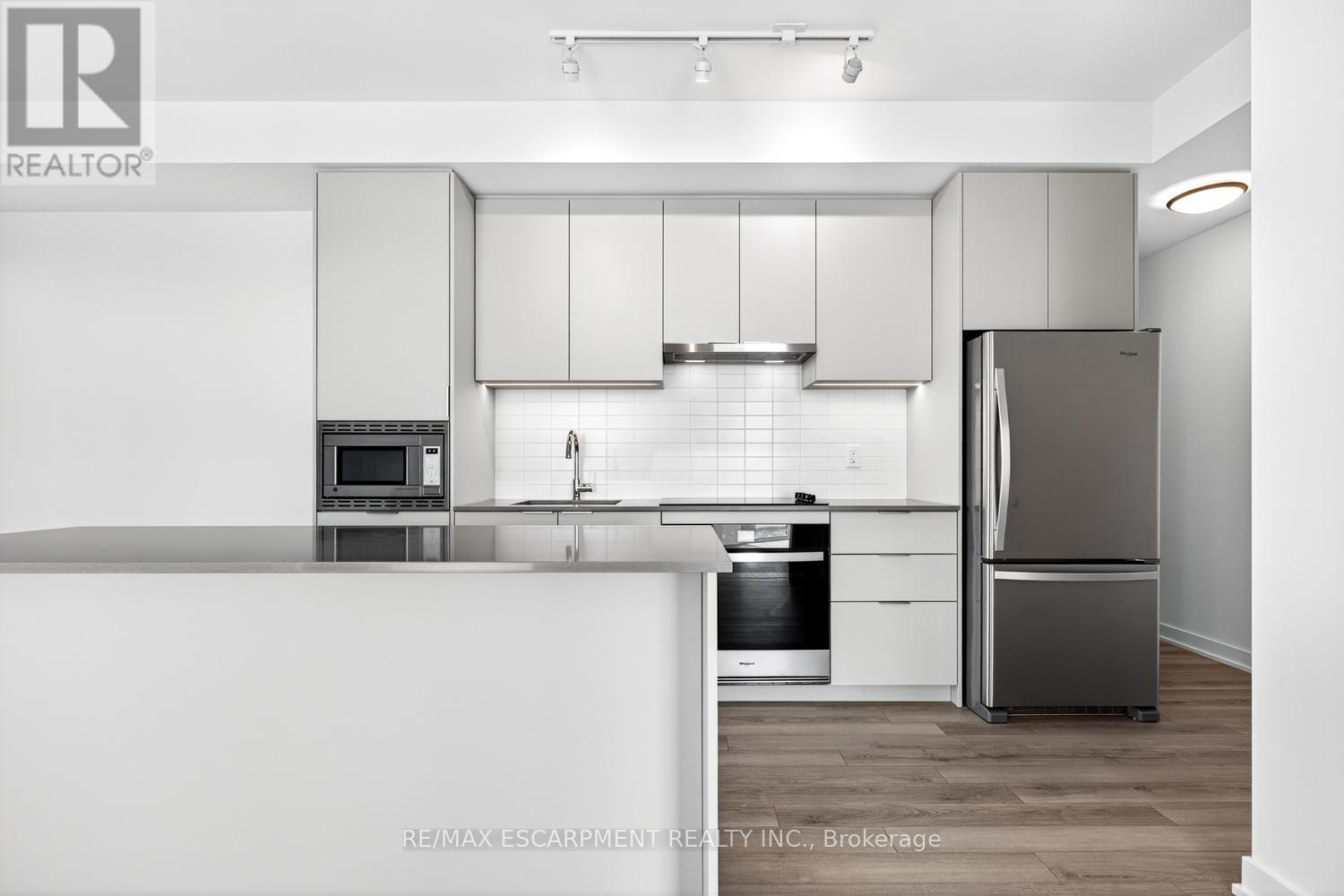 409 - 3071 Trafalgar Road, Oakville, Ontario  L6H 8C6 - Photo 16 - W12557262