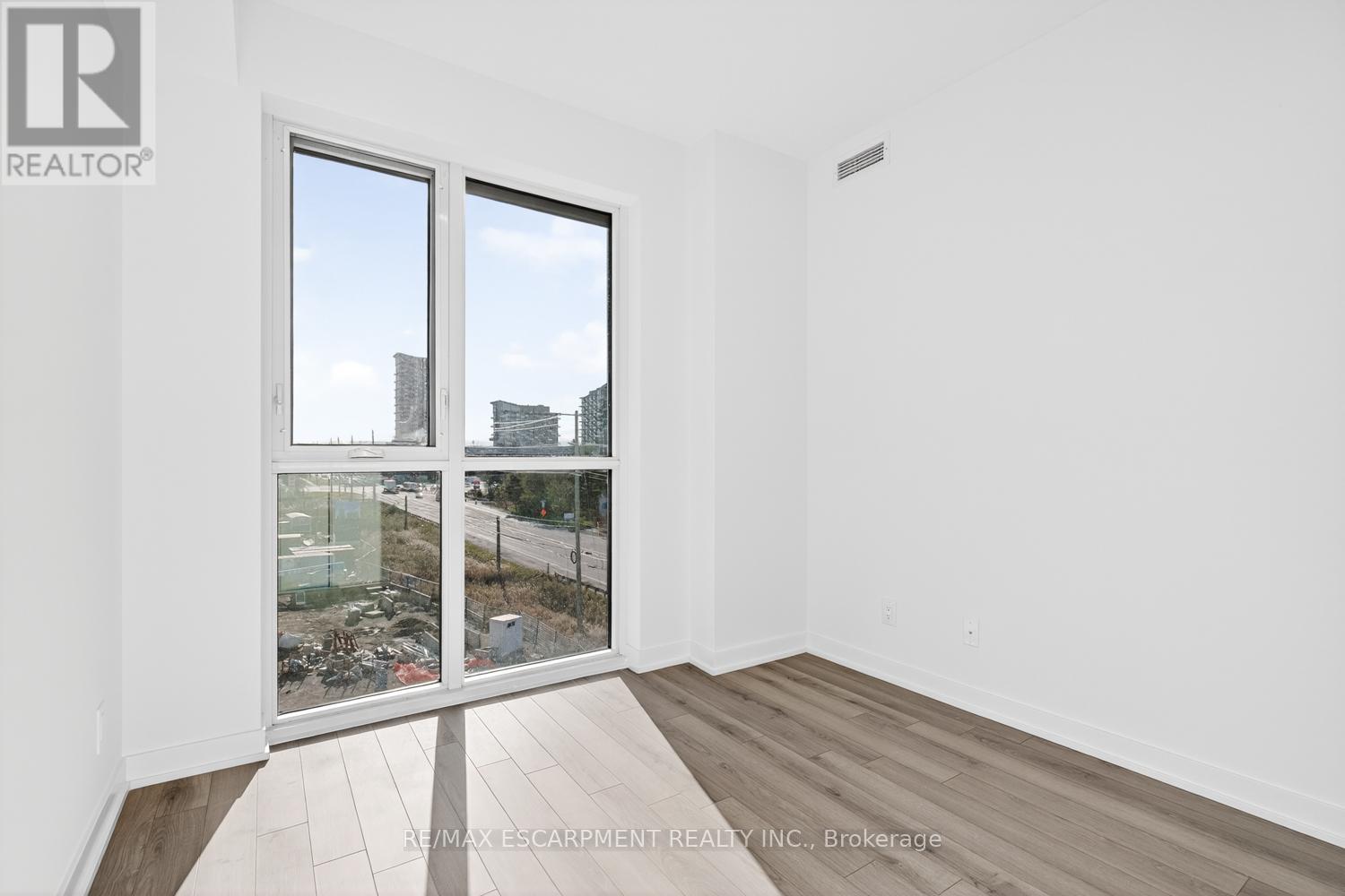 409 - 3071 Trafalgar Road, Oakville, Ontario  L6H 8C6 - Photo 25 - W12557262