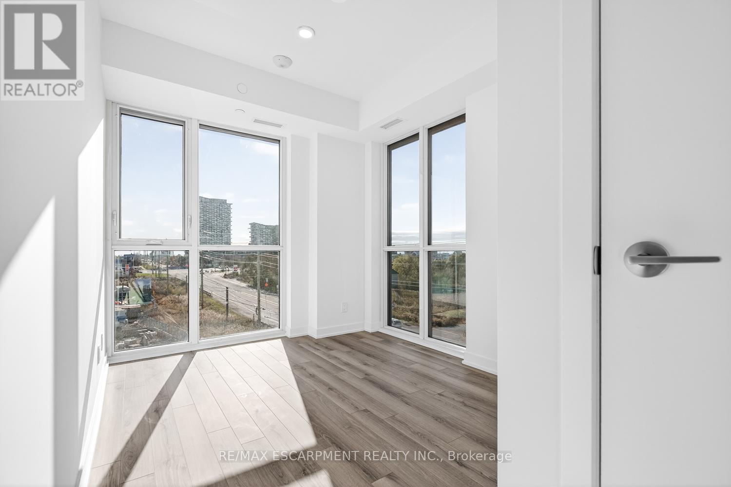 409 - 3071 Trafalgar Road, Oakville, Ontario  L6H 8C6 - Photo 32 - W12557262