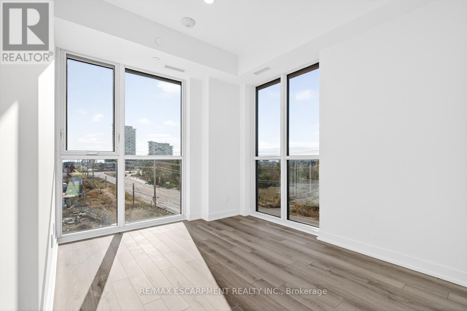 409 - 3071 Trafalgar Road, Oakville, Ontario  L6H 8C6 - Photo 34 - W12557262