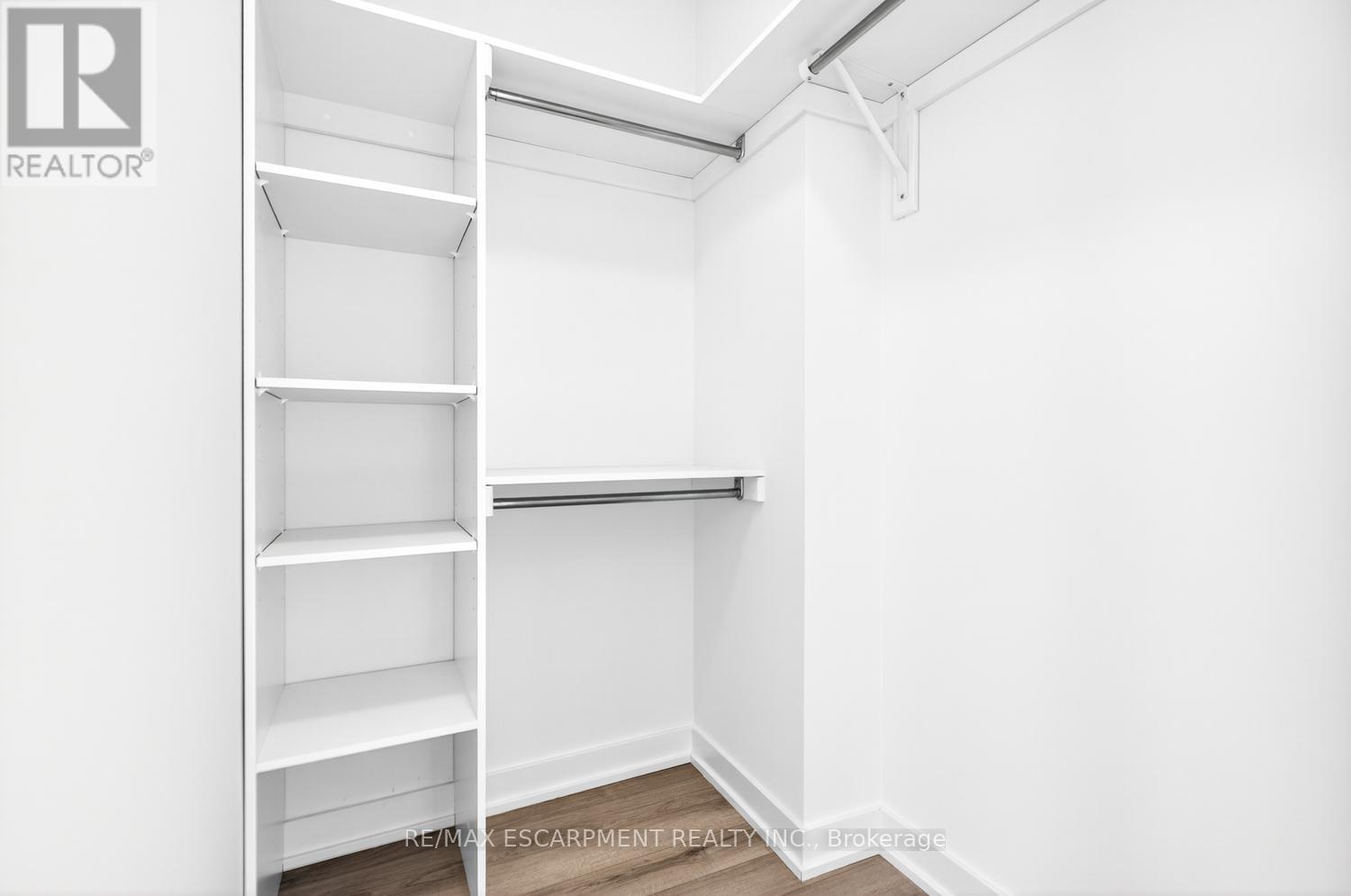 409 - 3071 Trafalgar Road, Oakville, Ontario  L6H 8C6 - Photo 38 - W12557262