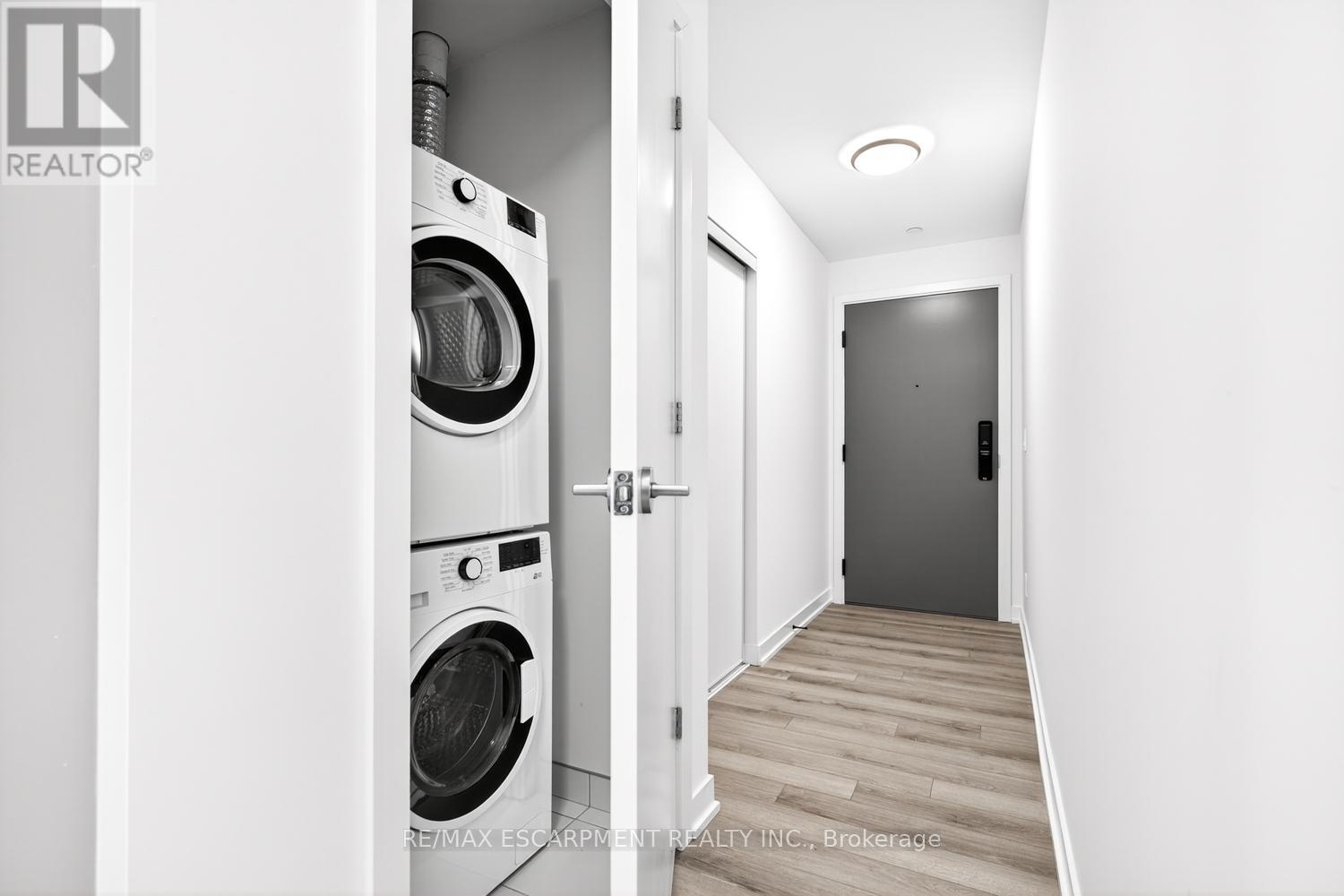 409 - 3071 Trafalgar Road, Oakville, Ontario  L6H 8C6 - Photo 7 - W12557262