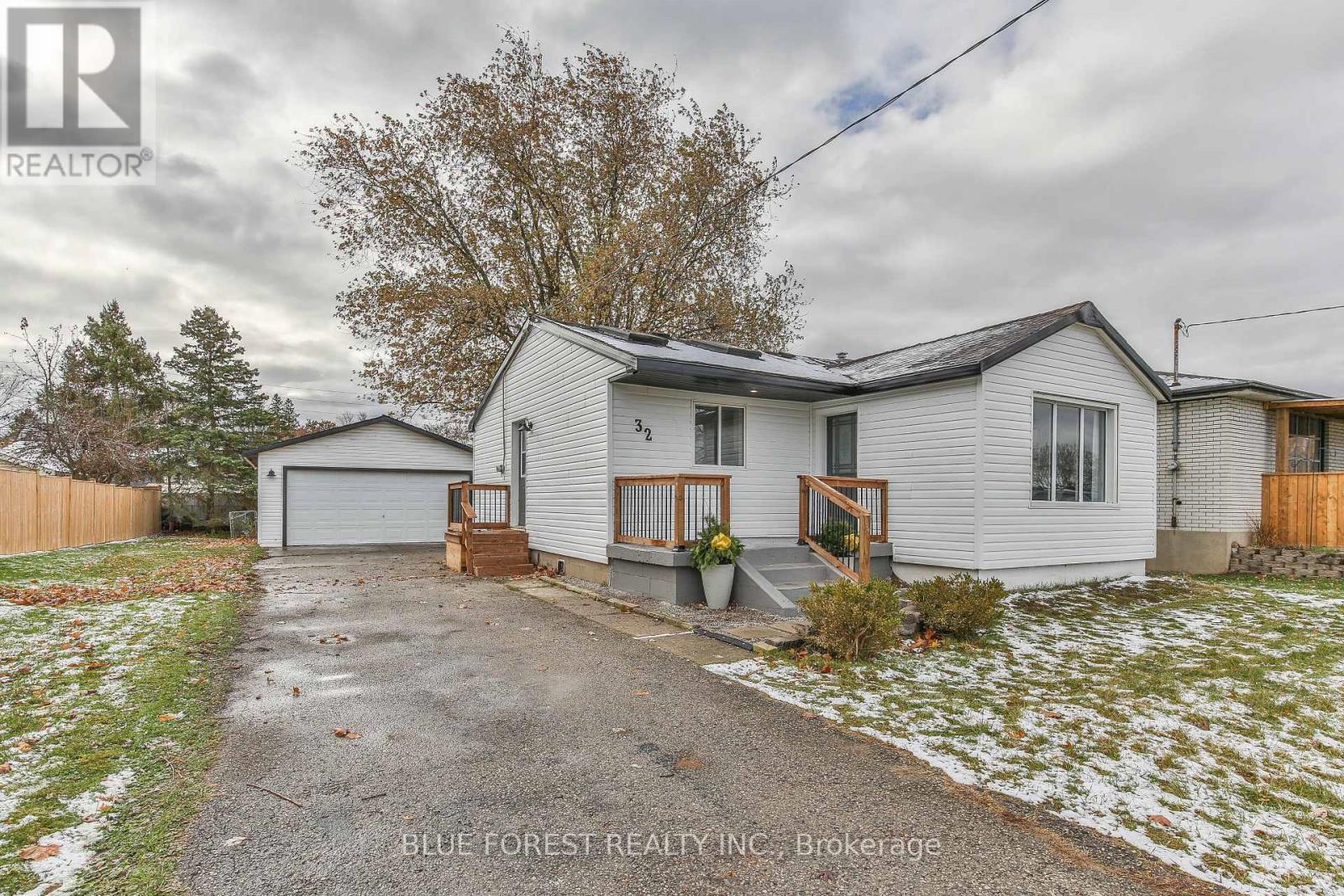32 MARY STREET E, St. Thomas, Ontario