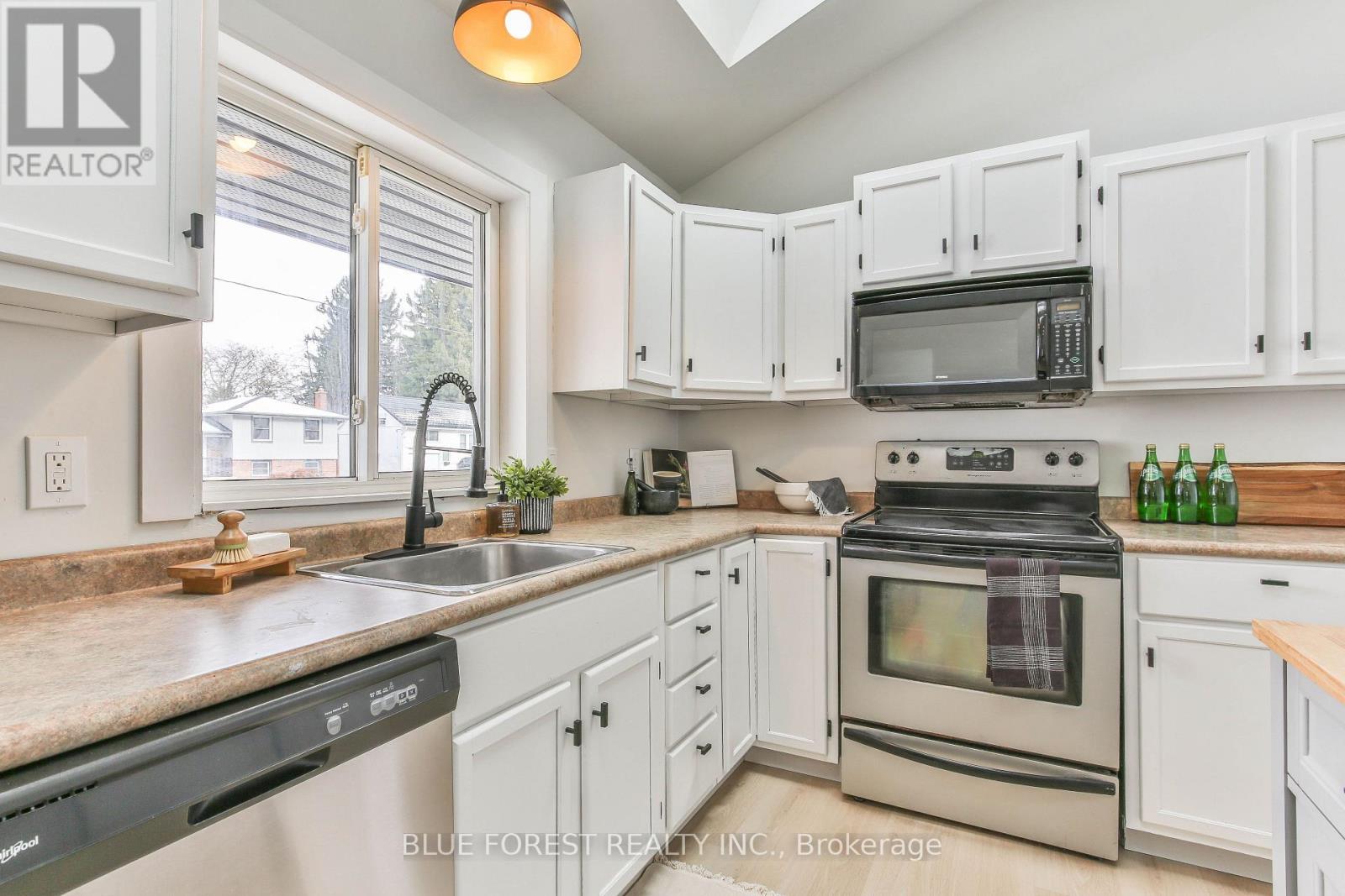 32 Mary Street E, St. Thomas, Ontario  N5R 2V8 - Photo 10 - X12557288