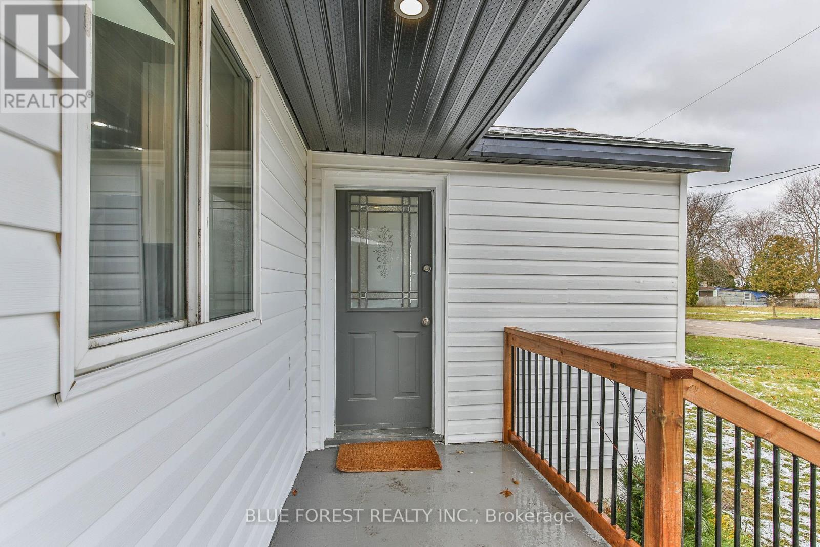 32 Mary Street E, St. Thomas, Ontario  N5R 2V8 - Photo 5 - X12557288