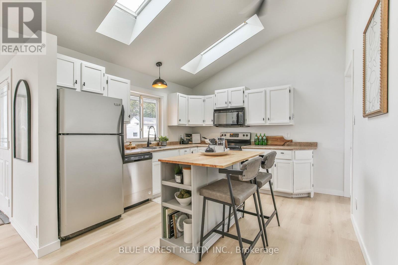 32 Mary Street E, St. Thomas, Ontario  N5R 2V8 - Photo 7 - X12557288