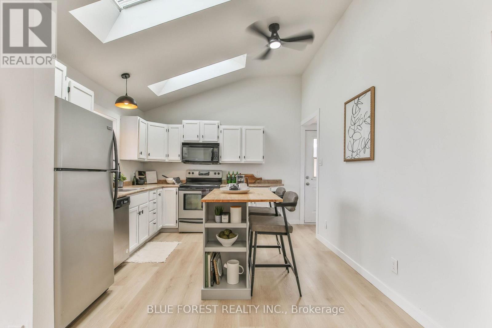 32 Mary Street E, St. Thomas, Ontario  N5R 2V8 - Photo 8 - X12557288