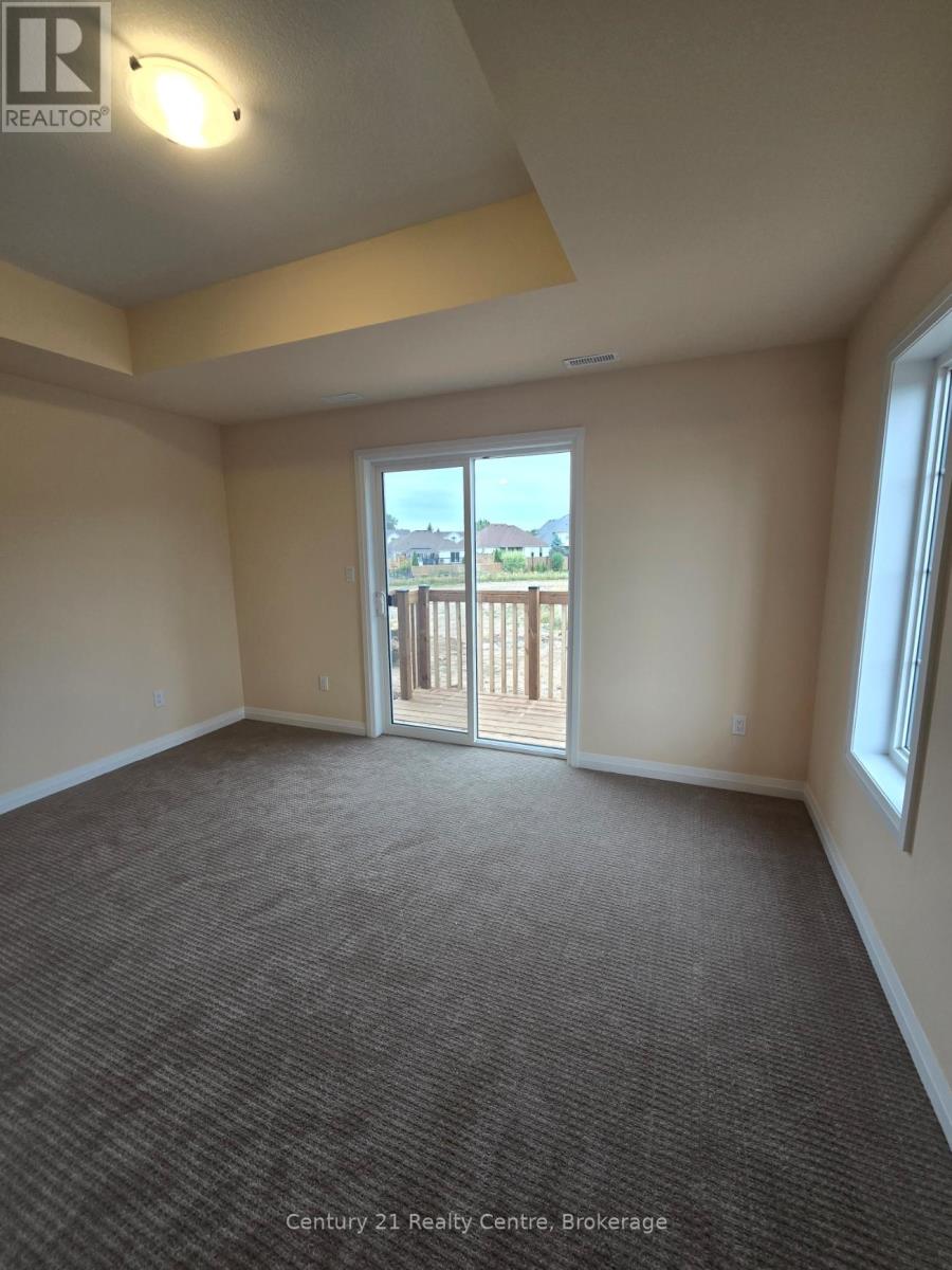 Main Level - 415 Louisa Street, Fort Erie, Ontario  L2A 0H5 - Photo 11 - X12557258