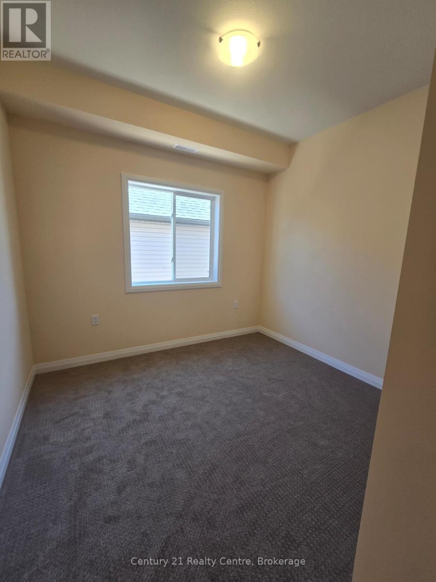 Main Level - 415 Louisa Street, Fort Erie, Ontario  L2A 0H5 - Photo 15 - X12557258