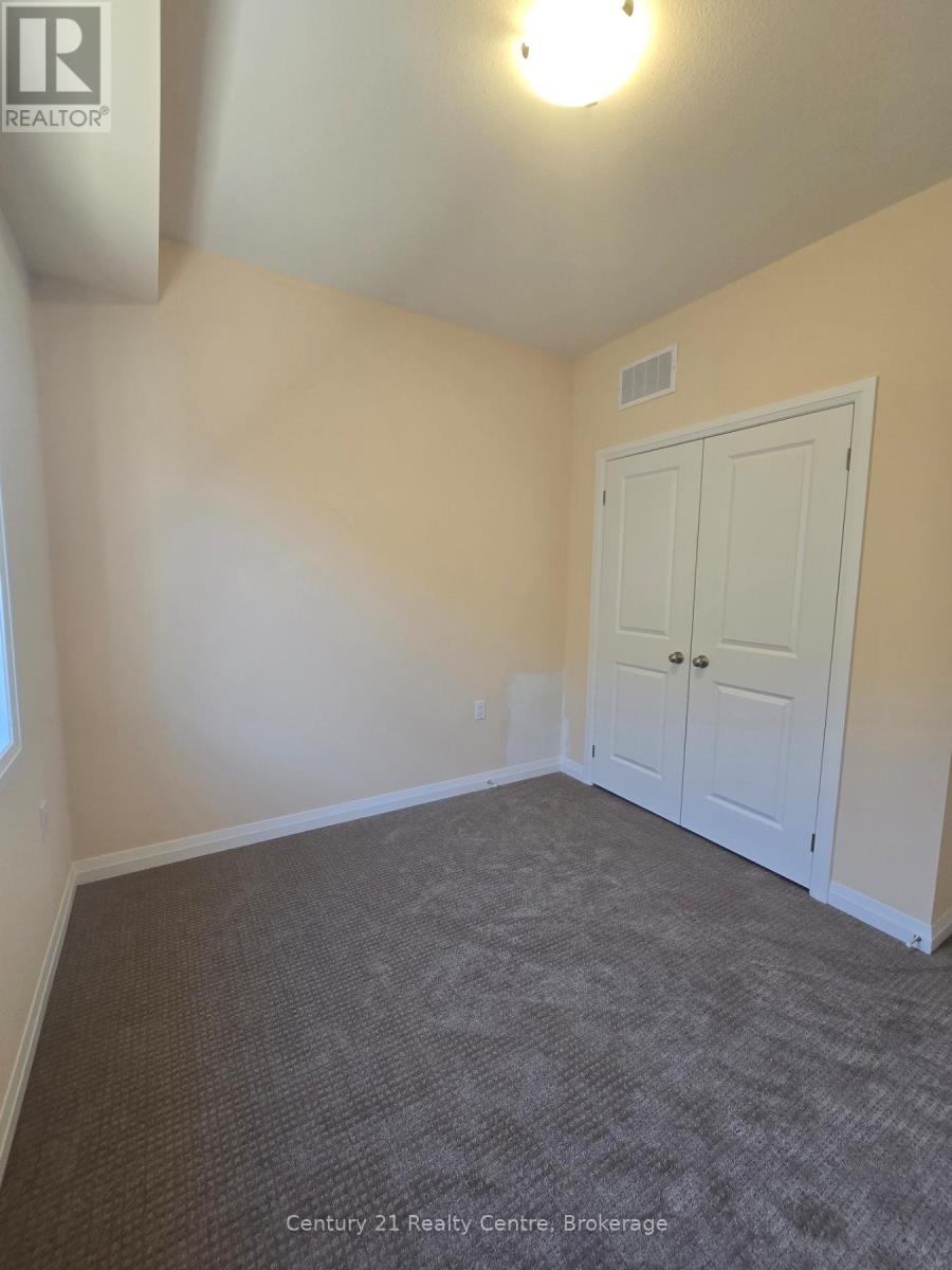 Main Level - 415 Louisa Street, Fort Erie, Ontario  L2A 0H5 - Photo 16 - X12557258