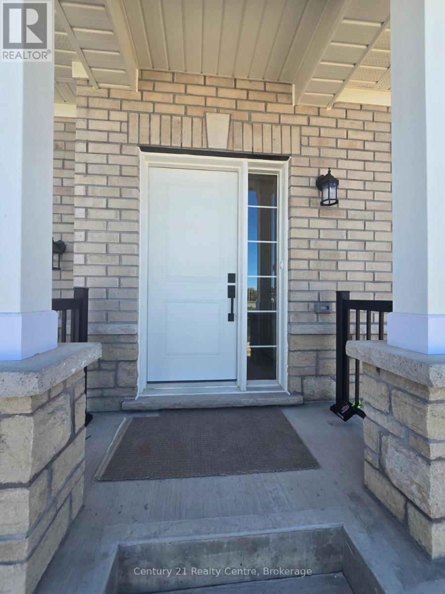 Main Level - 415 Louisa Street, Fort Erie, Ontario  L2A 0H5 - Photo 2 - X12557258