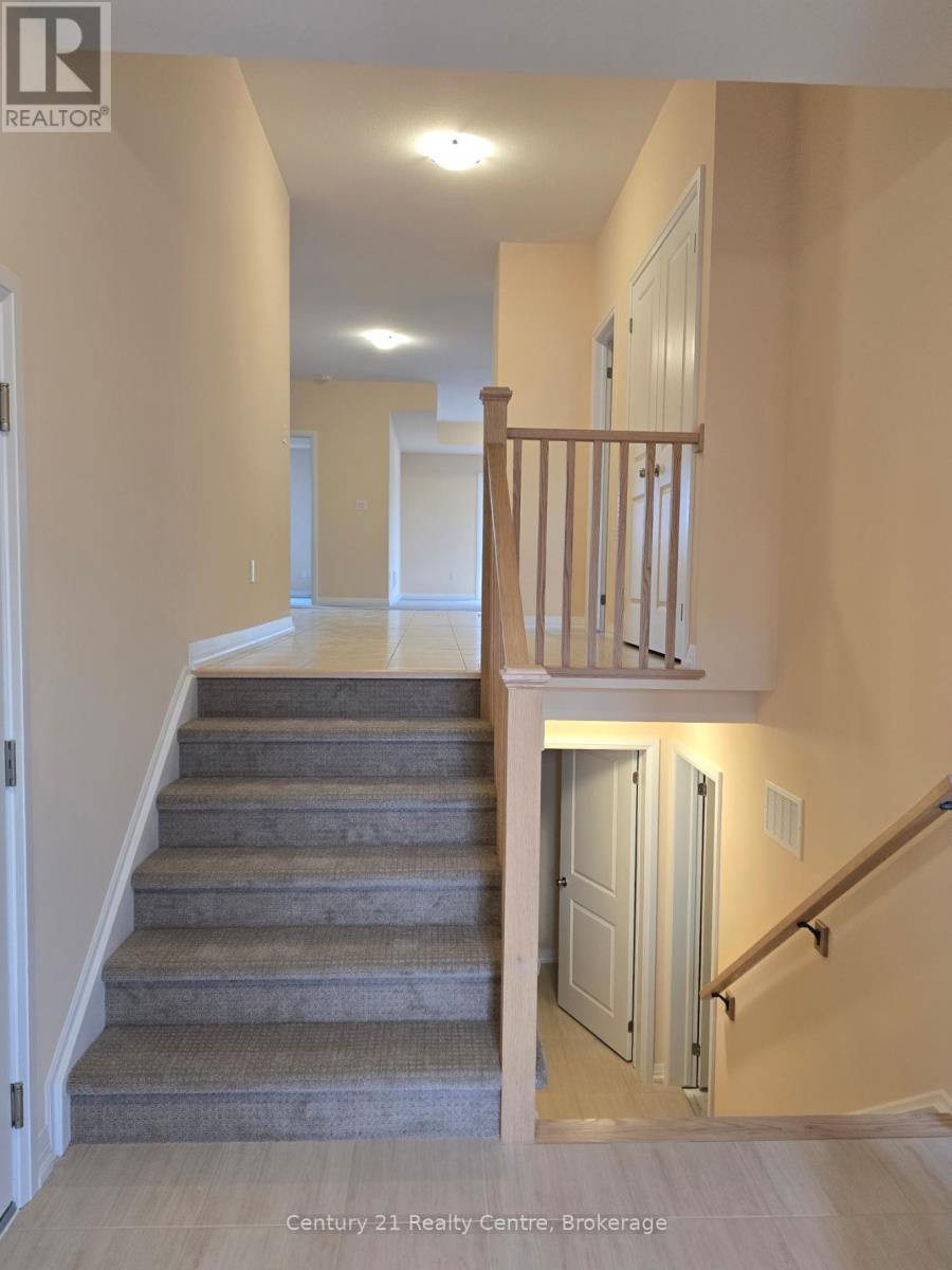 Main Level - 415 Louisa Street, Fort Erie, Ontario  L2A 0H5 - Photo 3 - X12557258