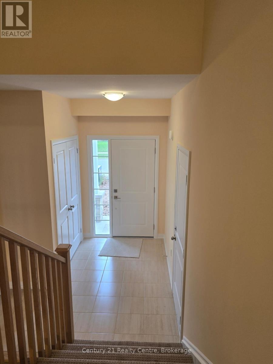 Main Level - 415 Louisa Street, Fort Erie, Ontario  L2A 0H5 - Photo 4 - X12557258