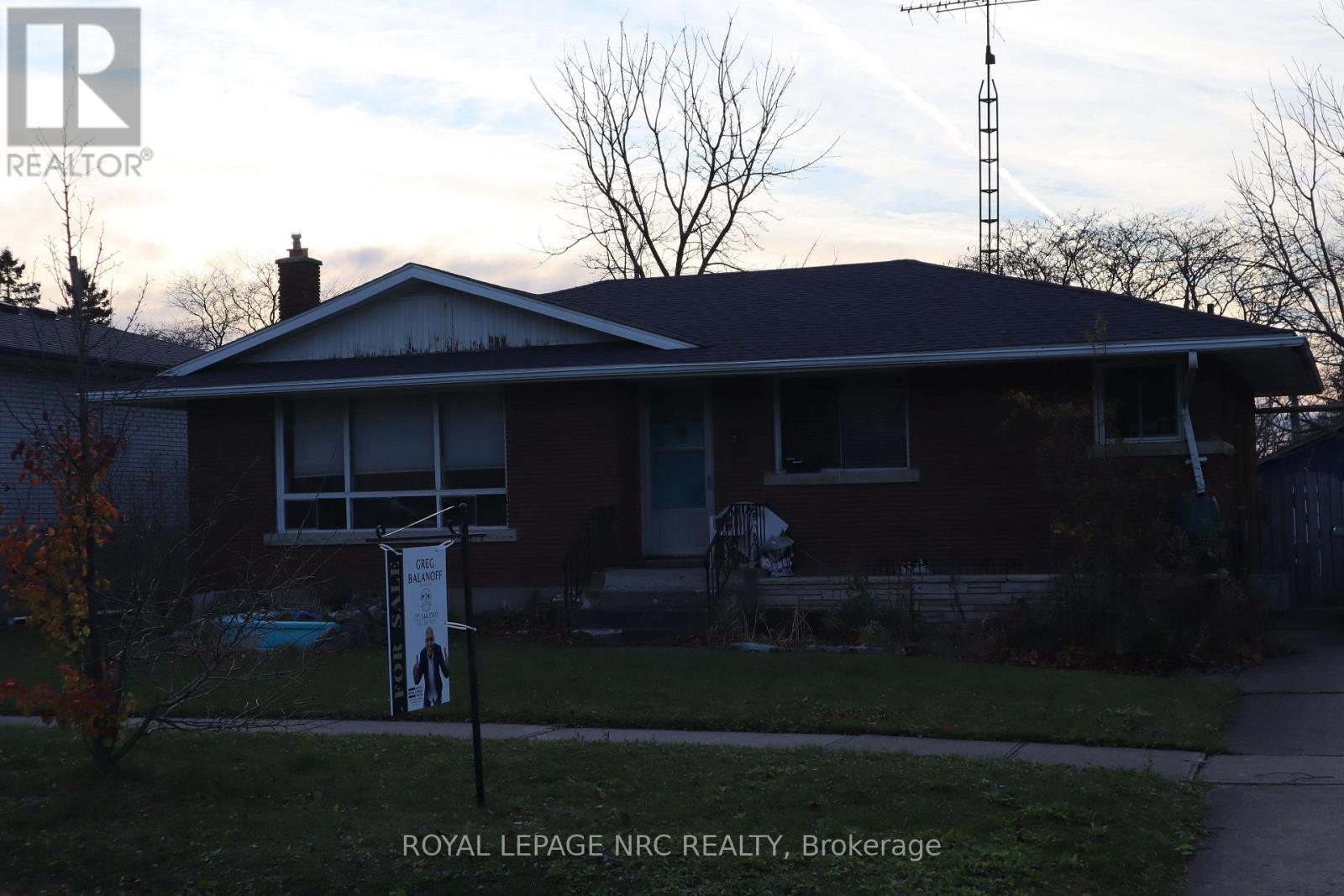 21 Clearview Heights, St. Catharines, Ontario  L2T 2W2 - Photo 2 - X12557270