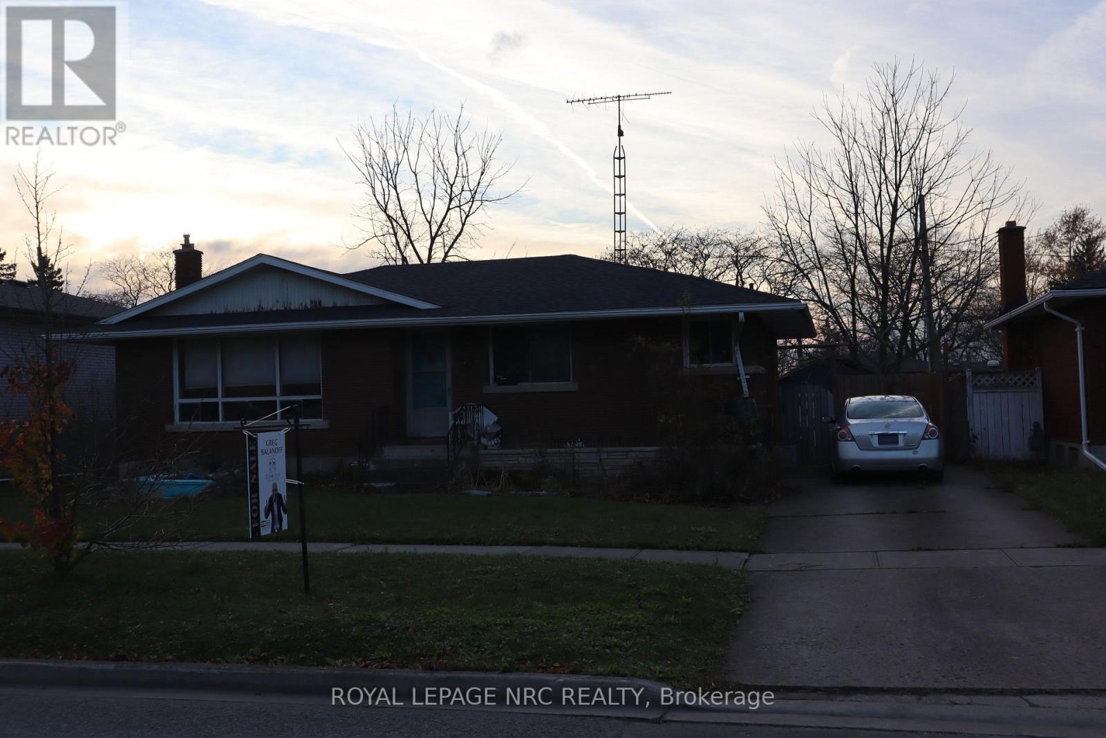 21 Clearview Heights, St. Catharines, Ontario  L2T 2W2 - Photo 3 - X12557270