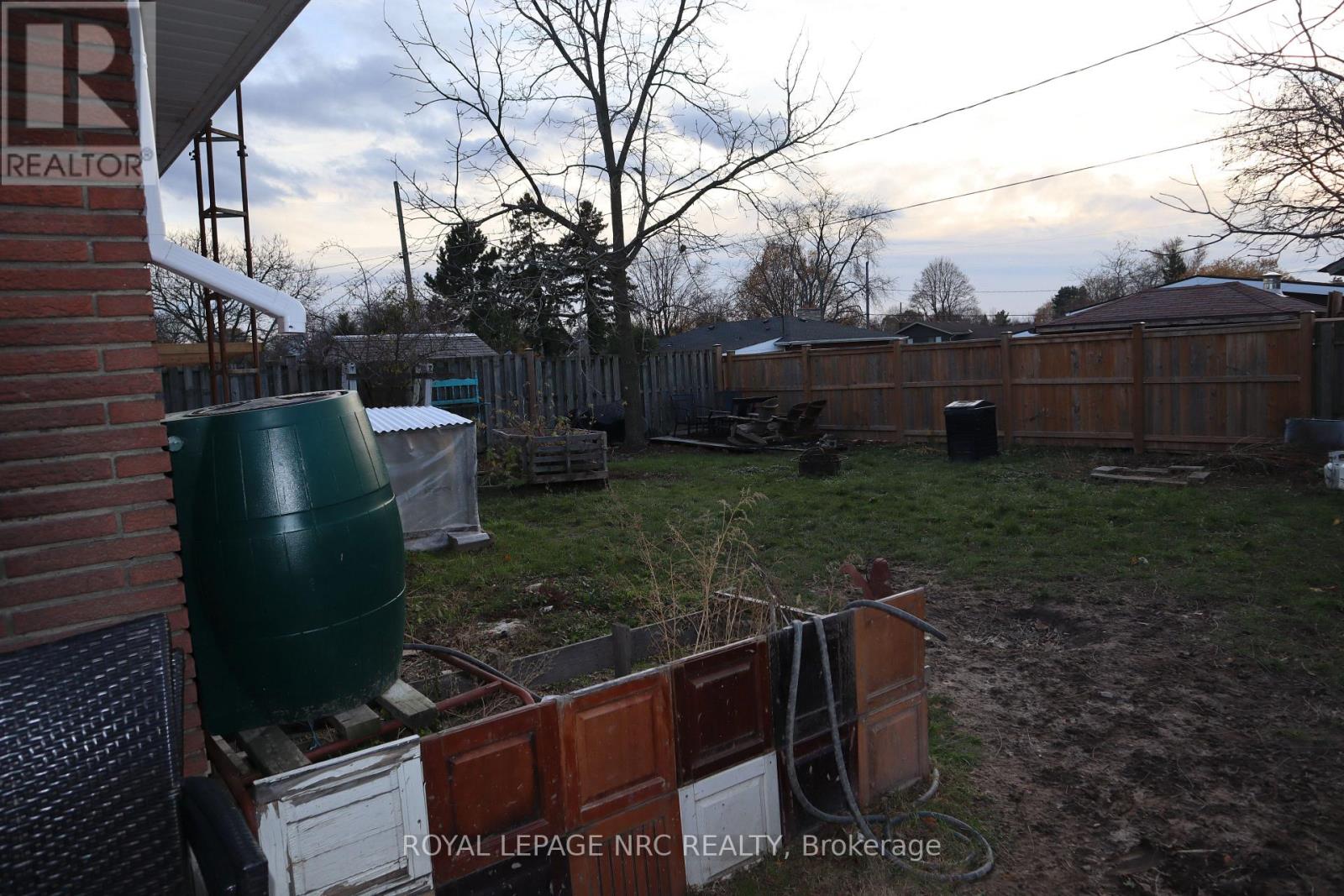 21 Clearview Heights, St. Catharines, Ontario  L2T 2W2 - Photo 4 - X12557270