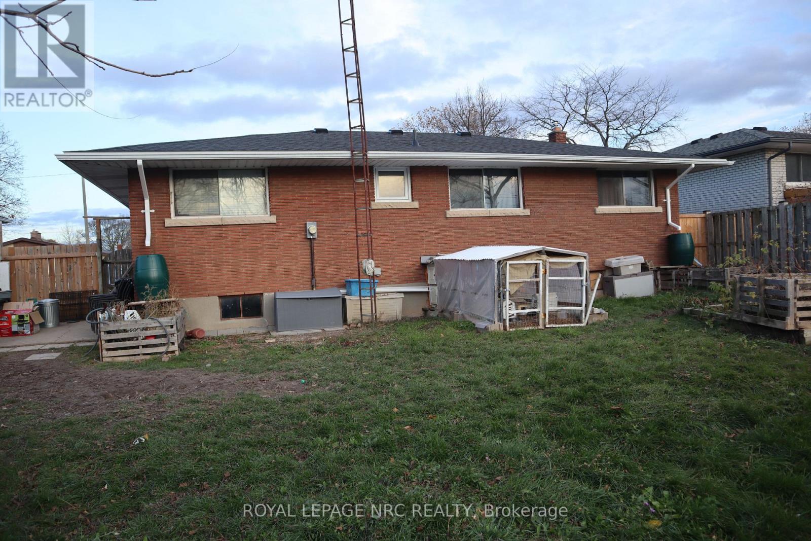 21 Clearview Heights, St. Catharines, Ontario  L2T 2W2 - Photo 5 - X12557270