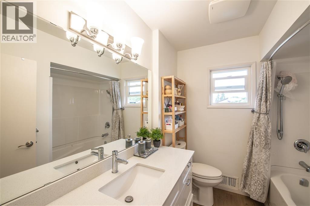 5662 Booth Avenue, Burnaby, British Columbia  V5H 3A7 - Photo 13 - R3068426