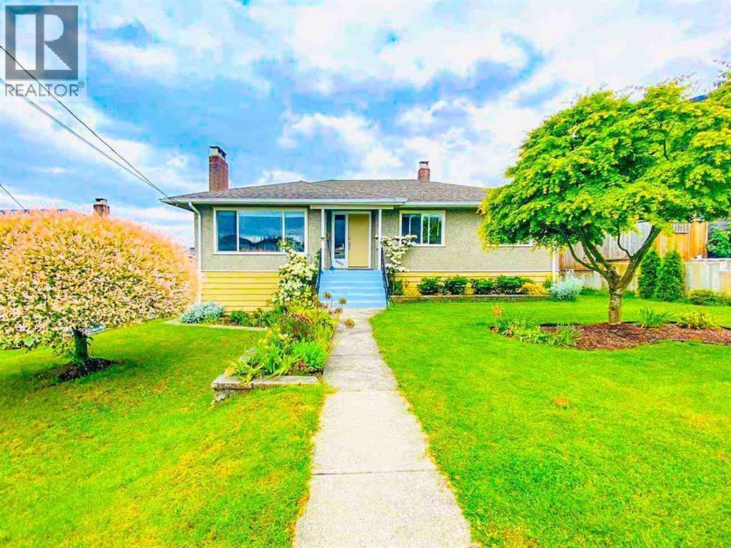 5662 Booth Avenue, Burnaby, British Columbia  V5H 3A7 - Photo 1 - R3068426