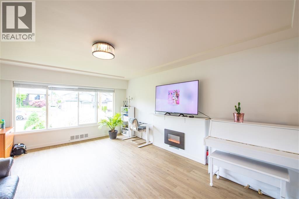 5662 Booth Avenue, Burnaby, British Columbia  V5H 3A7 - Photo 8 - R3068426