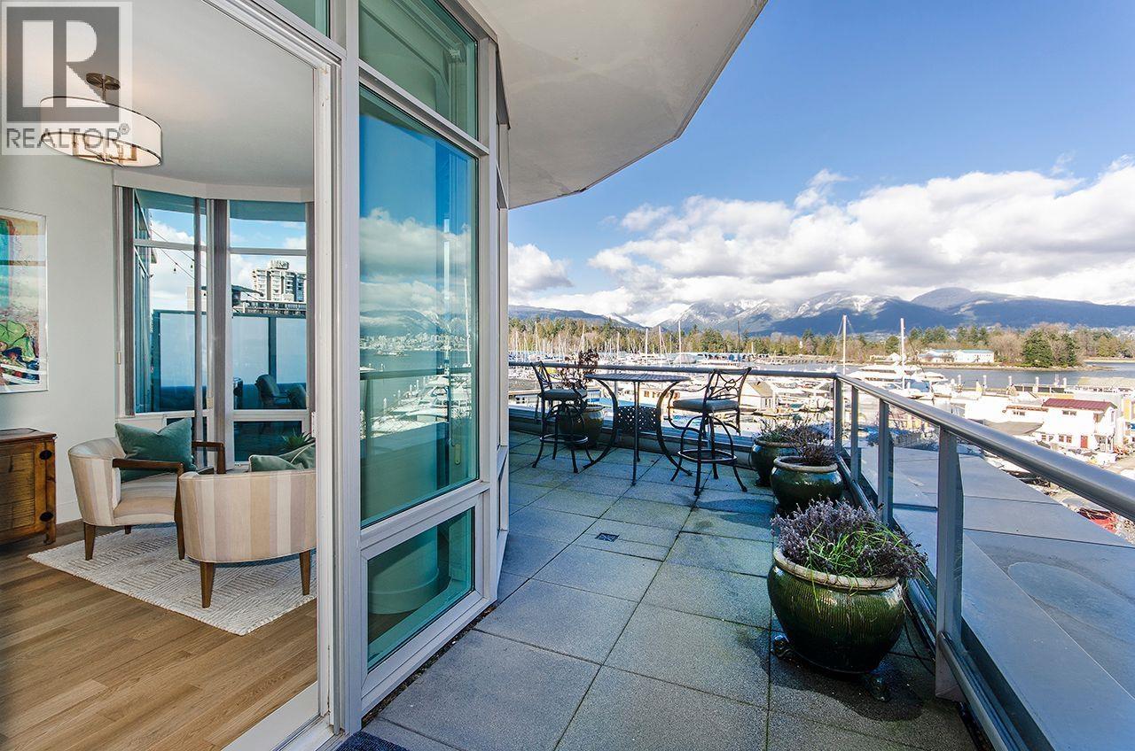 202 499 BROUGHTON ST, Vancouver, British Columbia