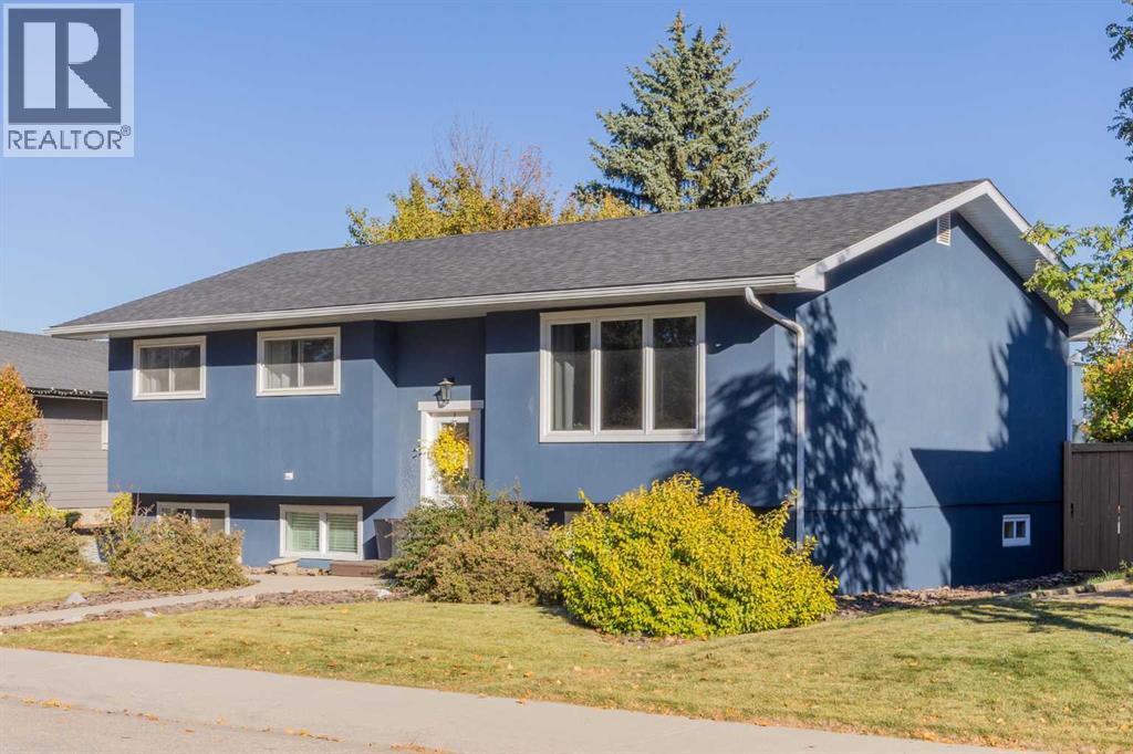 827 Canaveral Crescent Sw, Calgary, Alberta  T2W 1N3 - Photo 3 - A2270166