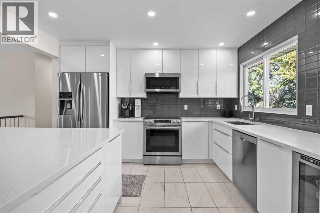 827 Canaveral Crescent Sw, Calgary, Alberta  T2W 1N3 - Photo 12 - A2270166