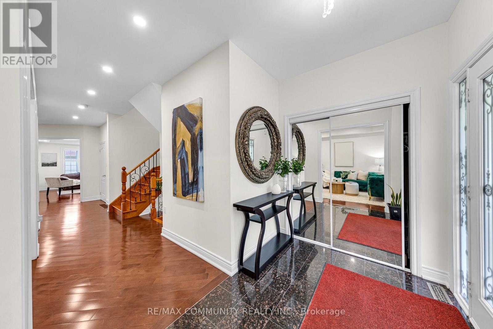 17 Rouge Bank Drive, Markham, Ontario  L6B 1A8 - Photo 5 - N12557292